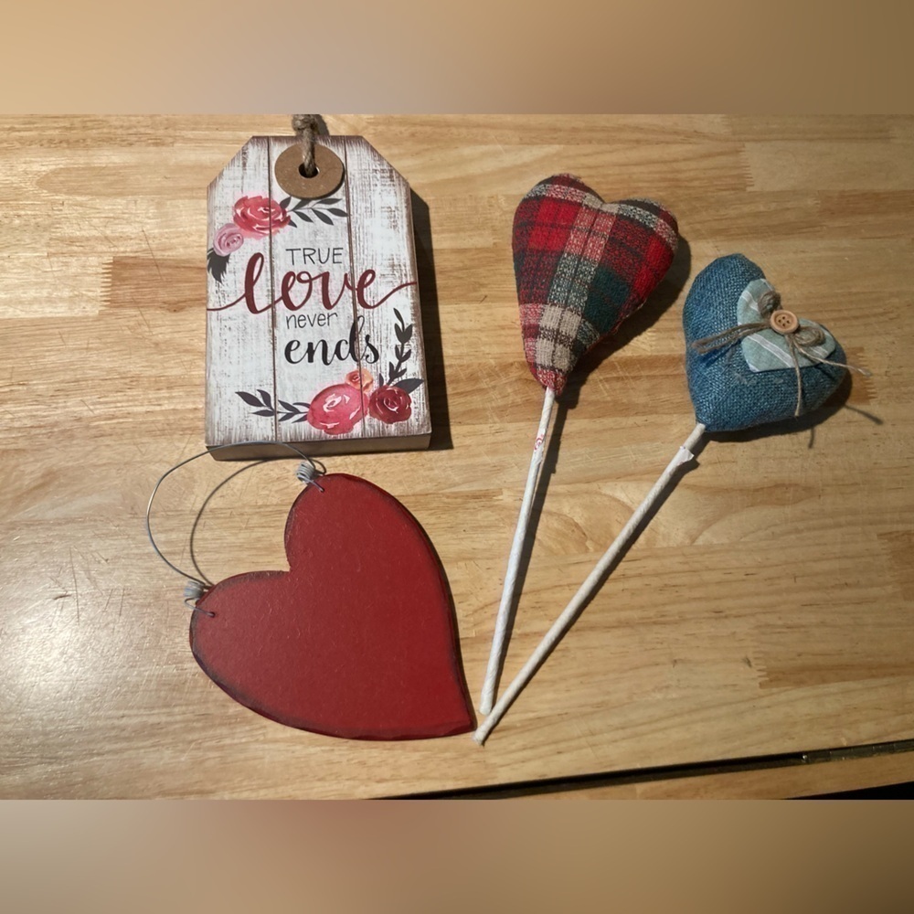 Craft store Valentine’s Day decorations in excellent used condition